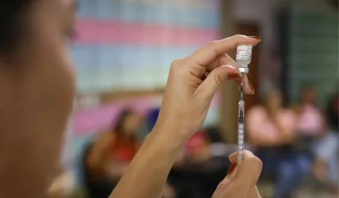 Nova vacina contra pneumonia e meningite começa a ser aplicada no SUS e amplia proteção de grupos prioritários