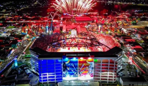 Festival de Parintins 2026 começa com primeira noite de Caprichoso e Garantido no Amazonas
