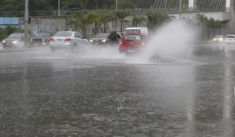 Chuva fora de época e ventos de até 100 km/h acendem alerta de tempestade no Brasil