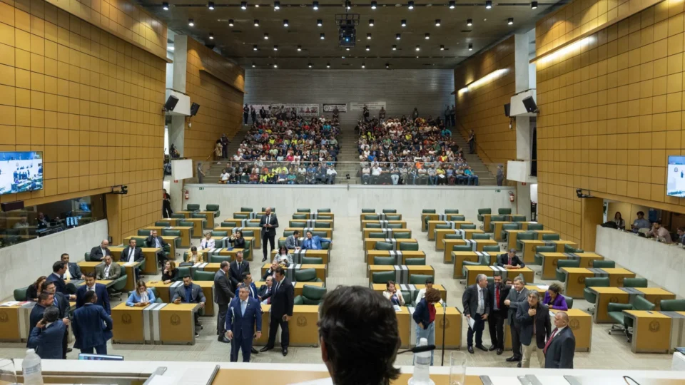 Alesp gasta R$ 4 milhões com impulsionamento de posts e levanta debate sobre uso de verba pública em redes sociais