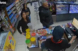 Funcionária de padaria denuncia agressão após discussão por salgado em MG; veja vídeo