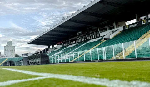 Figueirense falha e vê Guarani segurar liderança