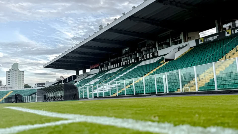 Figueirense falha e vê Guarani segurar liderança