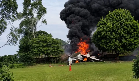 Queda de avião logo após decolagem deixa dois mortos e um ferido no interior de SP