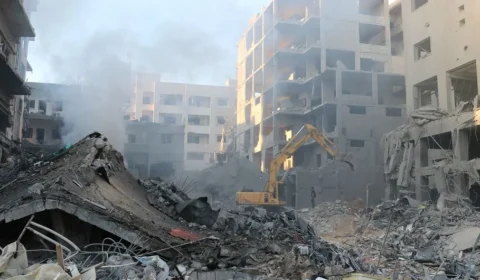 Israel ordena retirada de moradores e ataques deixam quatro mortos