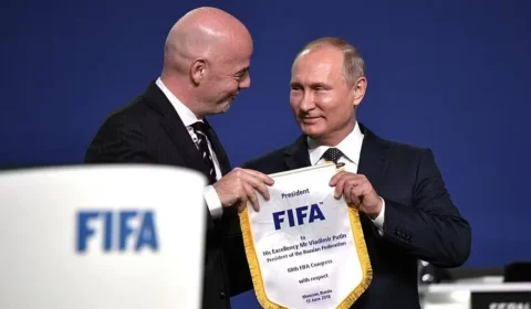 Rússia volta a disputar torneio da Fifa após quatro anos de suspensão internacional