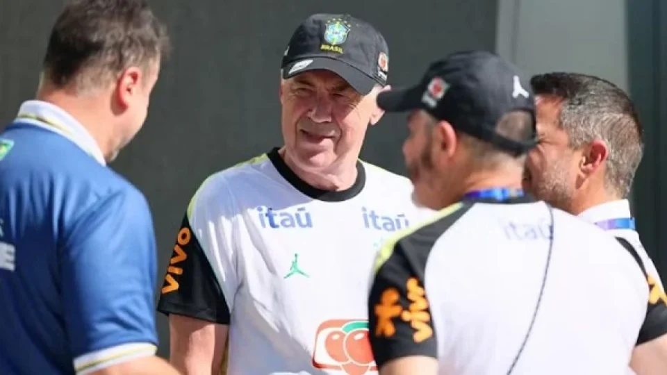 Ancelotti esboça time para amistoso e indica Paquetá entre os titulares da Seleção