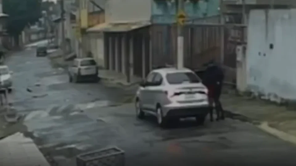Homem que agrediu ex-companheira em rua de MG tem prisão preventiva mantida pela Justiça