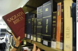 Pedir voto em culto ou missa é crime? Entenda as regras eleitorais