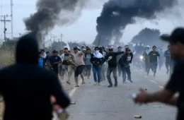 Bolívia começa a desmontar bloqueios após estado de exceção e acordo com sindicato em meio a crise de protestos