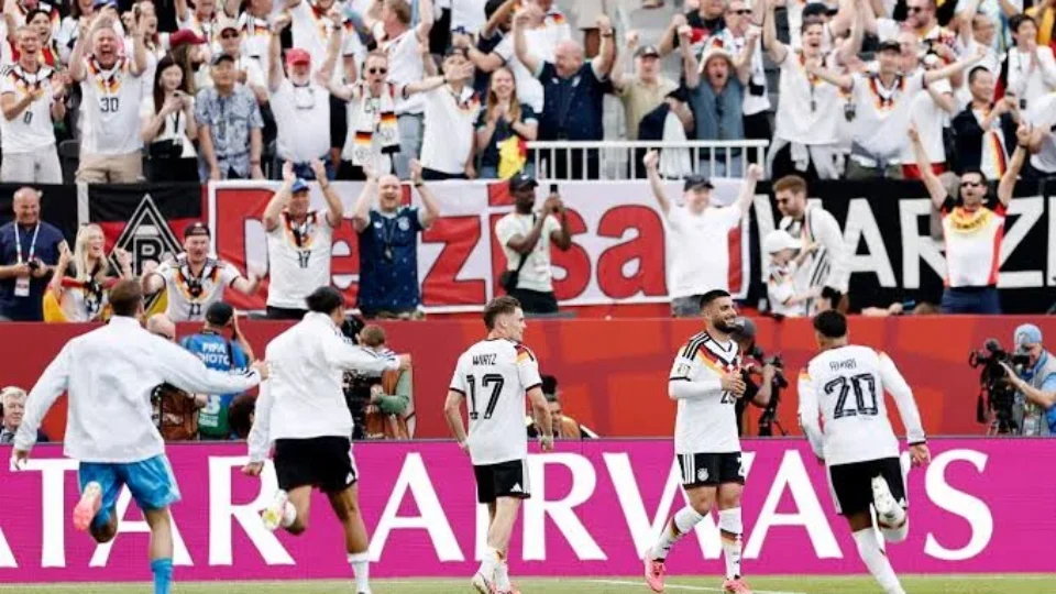 Alemanha vence, se classifica e provoca enxurrada de memes nas redes; brasileiros mudam de torcida durante a partida
