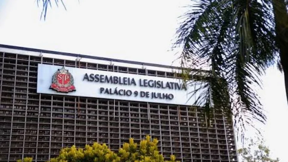 Após reportagem sobre gasto de R$ 4 milhões nas redes, Alesp cita ‘autonomia’ de deputados