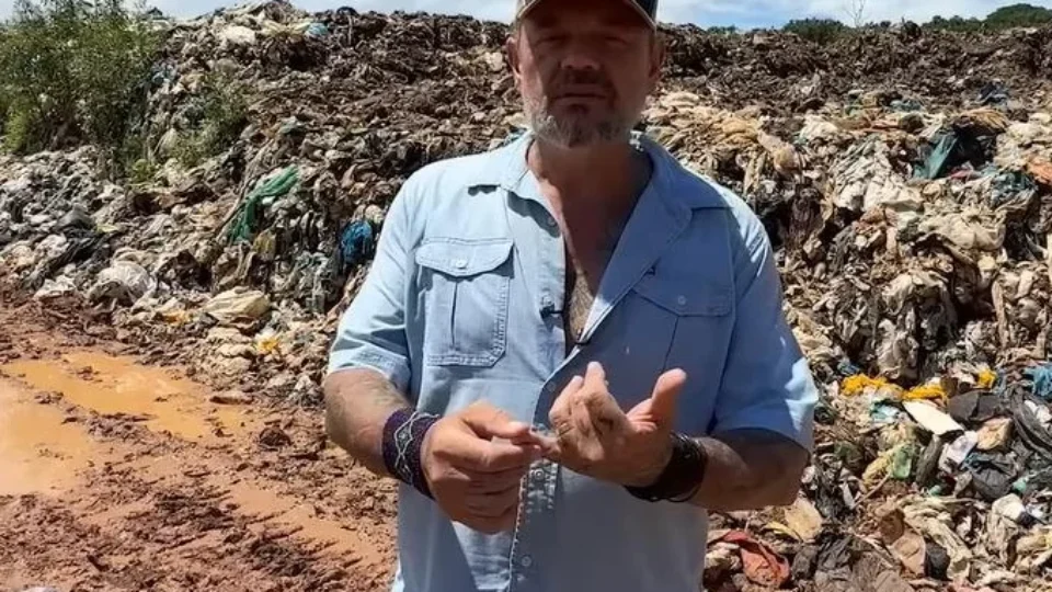 Em documentário, Richard Rasmussen expõe lixão a céu aberto que ameaça rios e comunidades no Amazonas