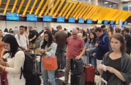 Pane no sistema de comunicação suspende pousos e decolagens em São Paulo e provoca atrasos em voo