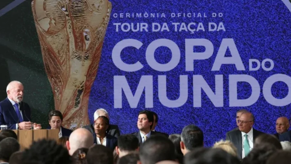 Lula sanciona Lei Geral do Mundial de 2027 e garante prêmio de R$ 500 mil a jogadoras pioneiras