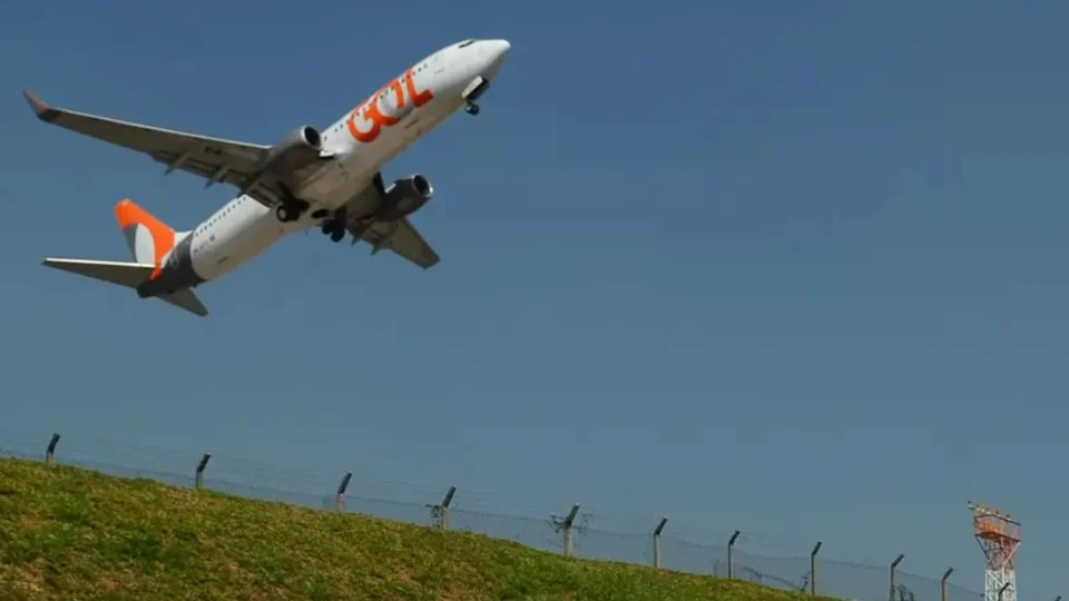 Apagão aéreo em SP: falha em satélite da Embratel paralisa voos em Congonhas e Guarulhos