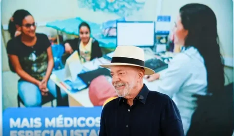 Lula responsabiliza clã Bolsonaro por ataque dos EUA ao Pix e taxação