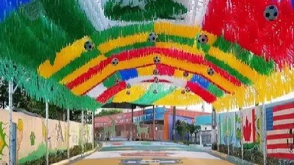 Garis artistas inauguram “Rua do Futebol” em Manaus