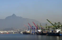 Superávit comercial cresce 10,8% em maio puxado por soja e cobre