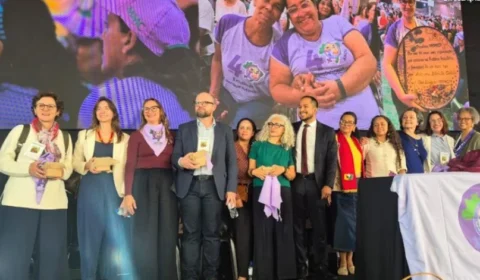 Conab doa cerca de 900 quilos de alimentos a mulheres camponesas em Brasília