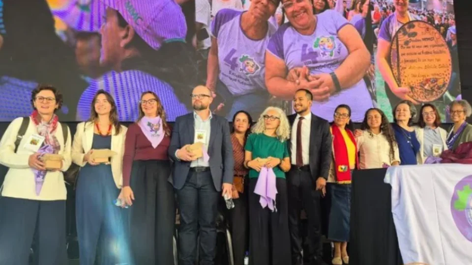 Conab doa cerca de 900 quilos de alimentos a mulheres camponesas em Brasília