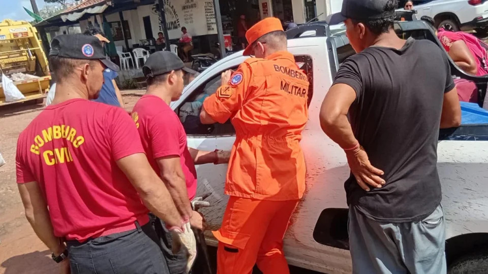 Idosa de 108 anos é resgatada pelos Bombeiros após ficar presa dentro de veículo em Itapiranga