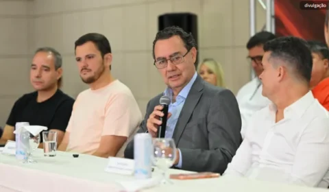 Em visita a Manaus, Augusto Cury defende o fim dapolarização política no Brasil