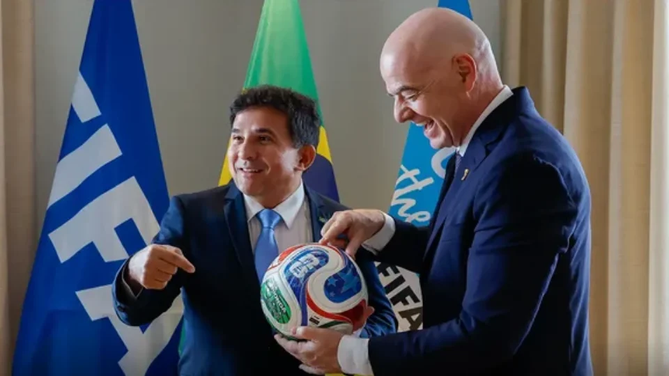 Ministro do Esporte entrega marco regulatório do Mundial Feminino 2027