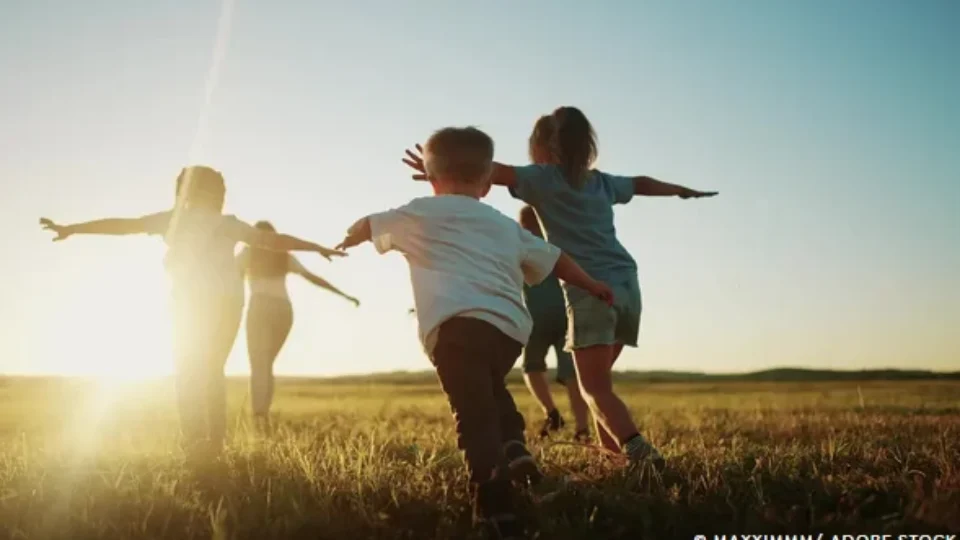 Campanha nacional pede “cartão vermelho ao trabalho infantil” aproveitando o clima dos gramados nos EUA