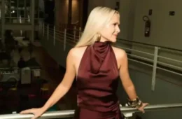 Eliana chora ao se despedir temporariamente das tardes de domingo na Globo por conta de torneio de futebol nos EU
