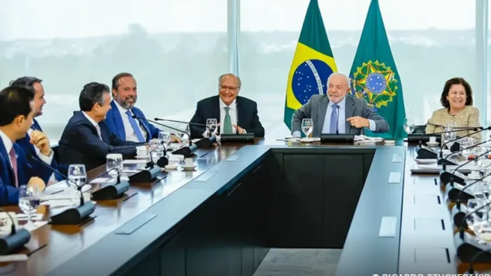 Governo prevê aumento de etanol na gasolina de 30% para até 32%