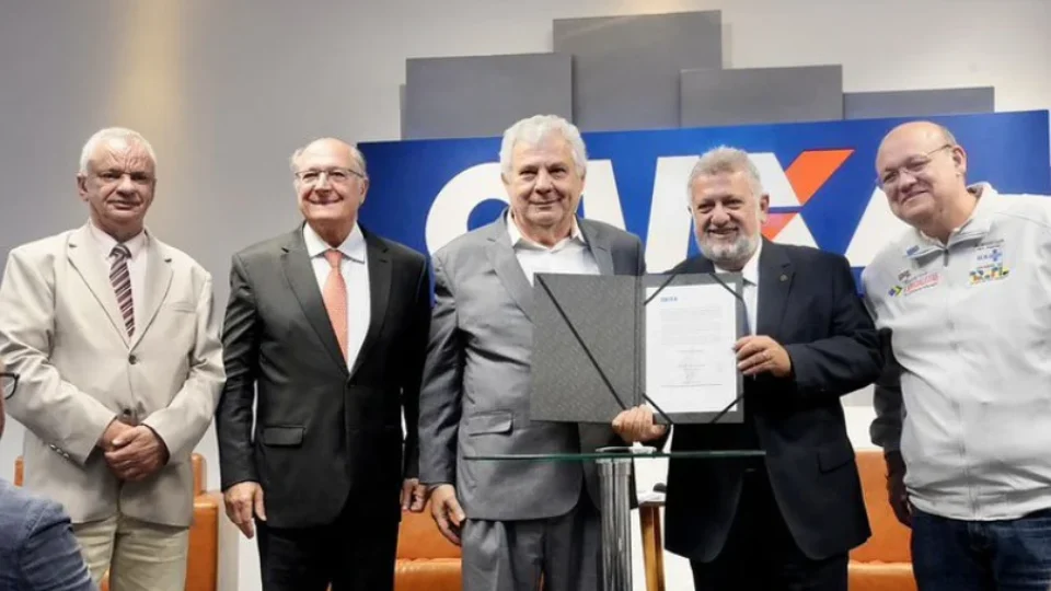 Caixa formaliza R$ 800 mi em crédito para hospitais filantrópicos que atendem o SUS