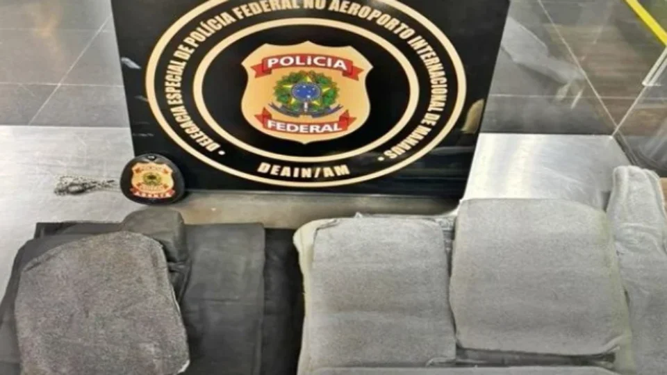 Colombiano é preso em flagrante com quatro quilos de cocaína no Aeroporto Internacional Eduardo Gomes, em Manaus