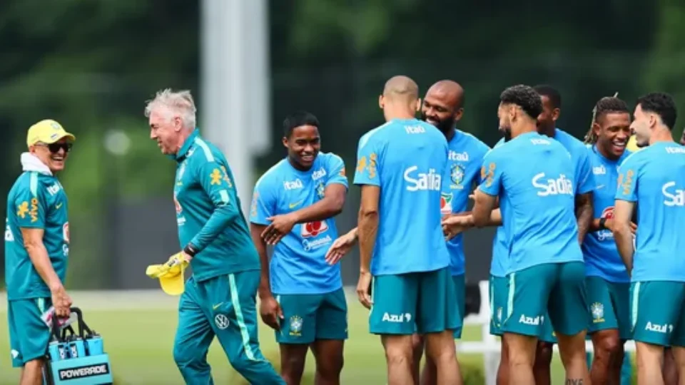 Neymar continua fora de treino da seleção brasileira