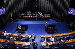 Alcolumbre trava tramitação da PEC do fim da 6×1 no Senado