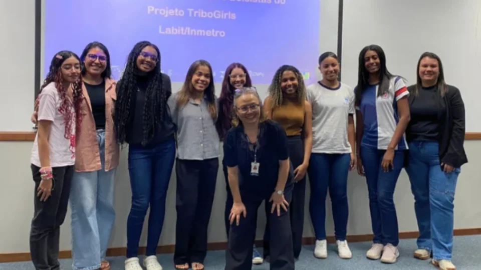 TriboGirls inicia nova turma no Inmetro e aproxima meninas da pesquisa científica