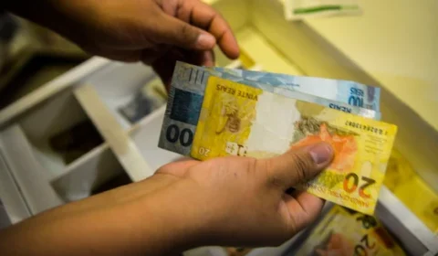 INPC, inflação usada para reajustar salários, soma 4,42% em 12 meses