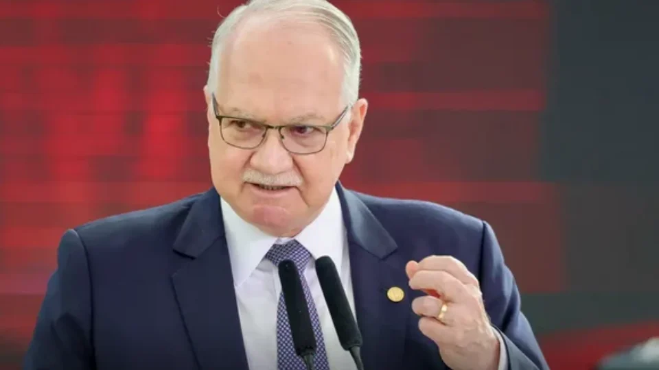 Fachin defende STF após Itália apontar parcialidade no caso Zambelli