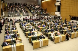 Farra do dinheiro público: Assembleia de SP gasta R$ 4 milhões em anúncios e vira alvo de denúncia: “São deputados ou blogueiros?”