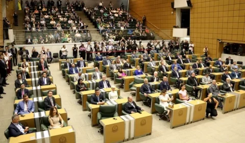 Farra do dinheiro público: Assembleia de SP gasta R$ 4 milhões em anúncios e vira alvo de denúncia: “São deputados ou blogueiros?”