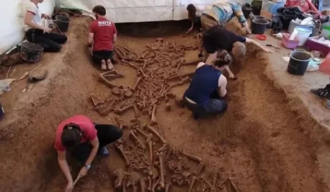 Mistério de 7 mil anos: arqueólogos encontram dezenas de esqueletos decapitados e suspeitam de ritual macabro