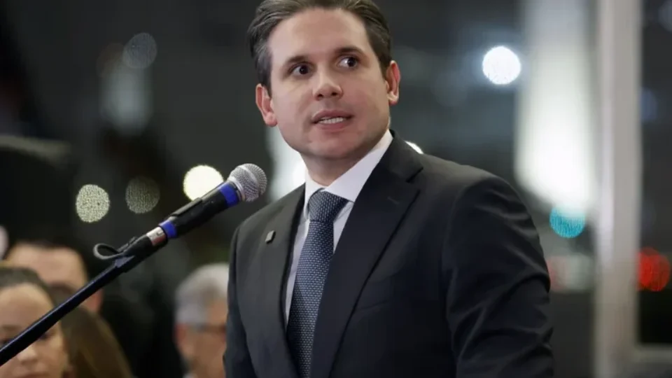 Hugo quer votar proposta do governo sobre fim da 6×1 na próxima semana