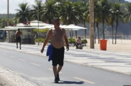 Investigação no Rio: Idoso de 69 anos é agredido com “mata-leão” e socos em Copacabana por motivação política