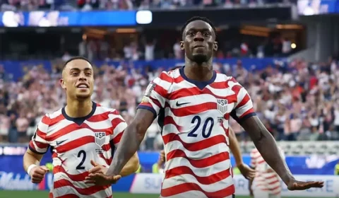 Herói na estreia dos EUA na Copa, Balogun nasceu no país por acaso