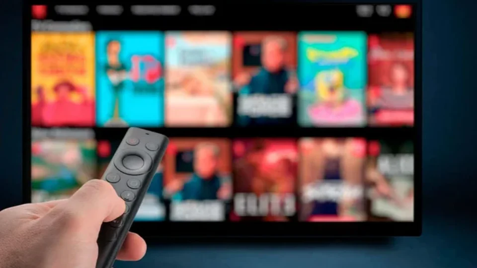O bolso cansou: A grande debandada dos streamings e a volta da pirataria e dos canais gratuitos com anúncios