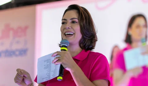 Davidson Cavalcante: Michelle Bolsonaro ganha espaço no PL e pode assumir papel estratégico na pré-campanha de Flávio Bolsonaro