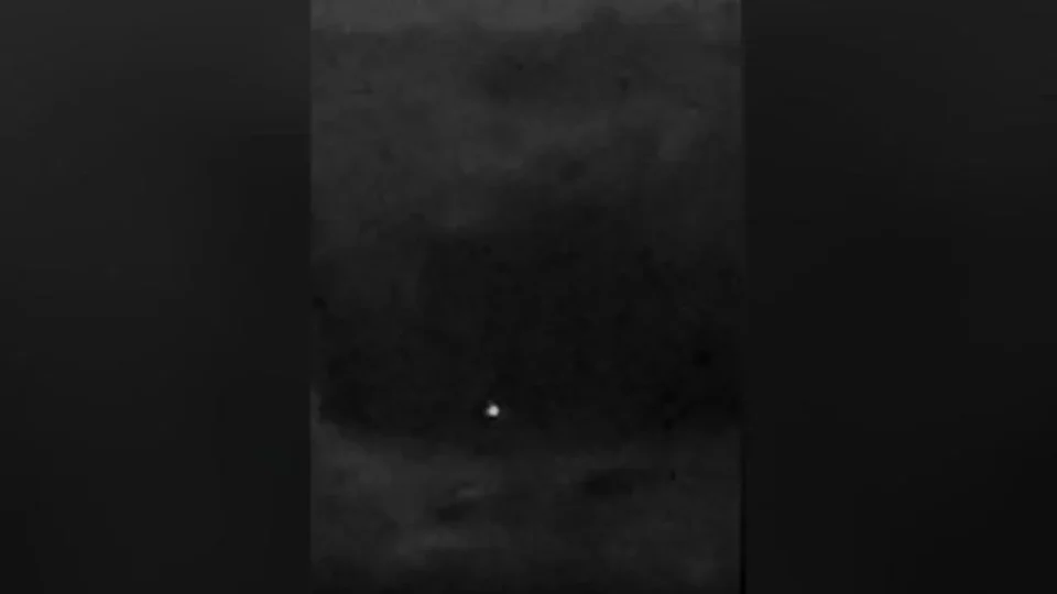 Vídeo de suposto OVNI sobre lago entra em arquivos secretos dos EUA. VEJA