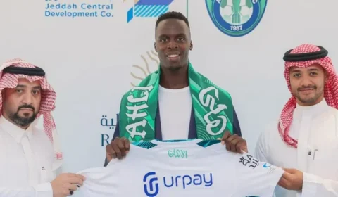 O drama por trás do paredão: Por que o goleiro de Senegal, que já ficou desempregado e viveu de auxílio, virou o terror da França
