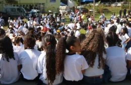 Congresso inclui política e direitos da cidadania no currículo escolar