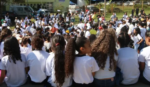 Congresso inclui política e direitos da cidadania no currículo escolar